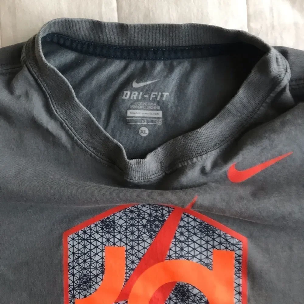 Nike boys dri-fit T-shirt size XL